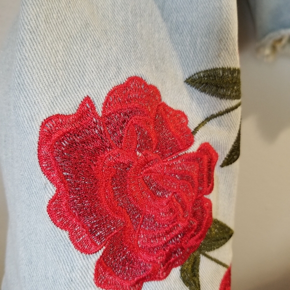 Womens Say What ? Distressed & Floral Enbroidered Denin Jacket Light Wash L - Picture 7 of 10